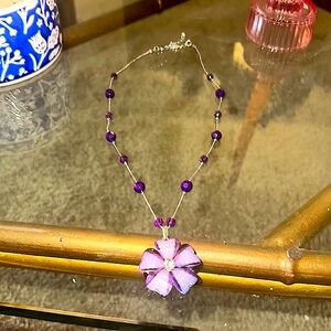 💐NWOT Purple Flower Necklace 💐